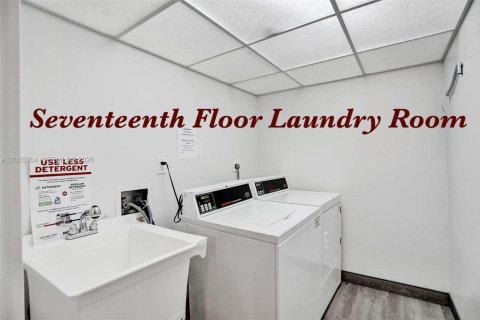 Condo in Hollywood, Florida, 2 bedrooms  № 2068940 - photo 12