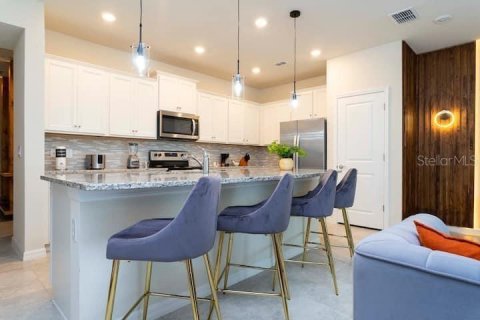 Townhouse in Davenport, Florida 5 bedrooms, 212.1 sq.m. № 1834792 - photo 6