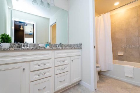 Townhouse in Davenport, Florida 5 bedrooms, 212.1 sq.m. № 1834792 - photo 11