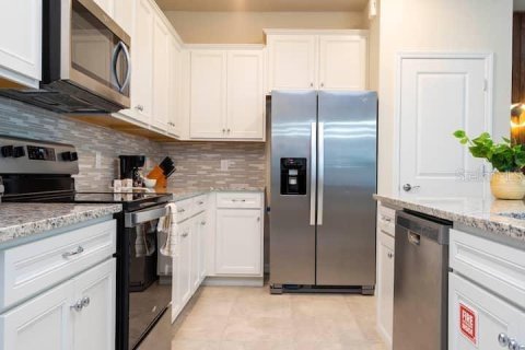 Townhouse in Davenport, Florida 5 bedrooms, 212.1 sq.m. № 1834792 - photo 5