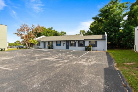 Immobilier commercial à Clermont, Floride 418.06 m2 № 2105416
