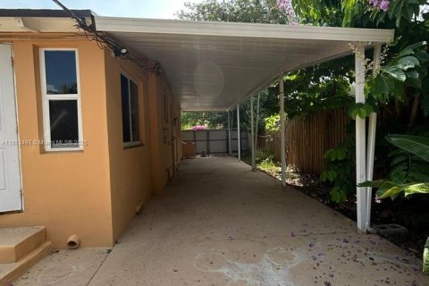 Villa ou maison à louer à Miami, Floride: 3 chambres, 137.4 m2 № 1920085 - photo 4