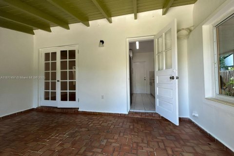 Villa ou maison à louer à Miami, Floride: 3 chambres, 137.4 m2 № 1920085 - photo 3