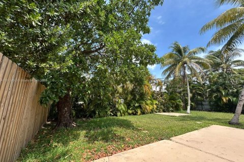 Villa ou maison à louer à Miami, Floride: 3 chambres, 137.4 m2 № 1920085 - photo 5