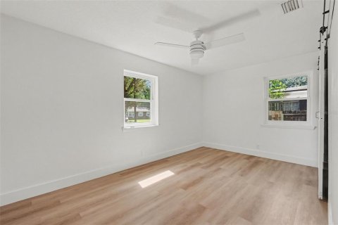 House in Jacksonville, Florida 3 bedrooms, 132.29 sq.m. № 2393508 - photo 14