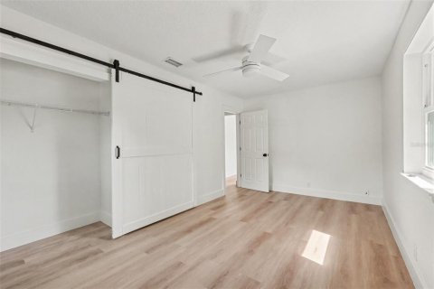 House in Jacksonville, Florida 3 bedrooms, 132.29 sq.m. № 2393508 - photo 16