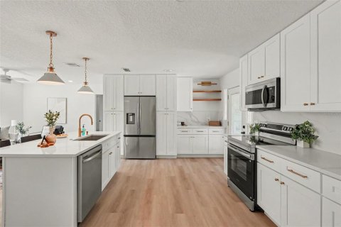 House in Jacksonville, Florida 3 bedrooms, 132.29 sq.m. № 2393508 - photo 8