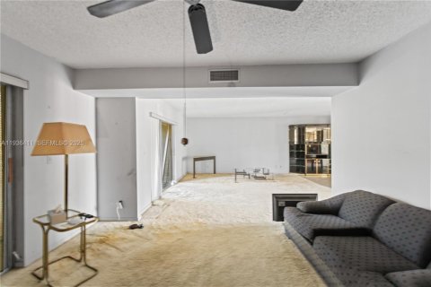 Купить кондоминиум в Пемброк-Пайнс, Флорида 2 спальни, 135.54м2, № 1995072 - фото 16