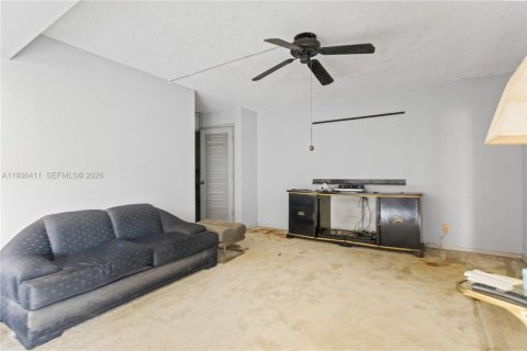 Купить кондоминиум в Пемброк-Пайнс, Флорида 2 спальни, 135.54м2, № 1995072 - фото 17