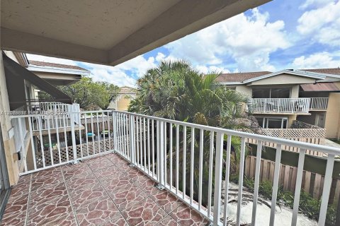 Copropriété à louer à Doral, Floride: 1 chambre, 72.46 m2 № 2368035 - photo 5
