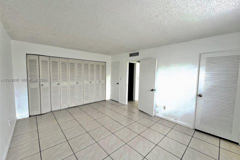 Copropriété à louer à Doral, Floride: 1 chambre, 72.46 m2 № 2368035 - photo 7