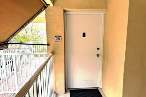 Copropriété à louer à Doral, Floride: 1 chambre, 72.46 m2 № 2368035 - photo 11