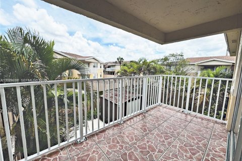 Copropriété à louer à Doral, Floride: 1 chambre, 72.46 m2 № 2368035 - photo 12