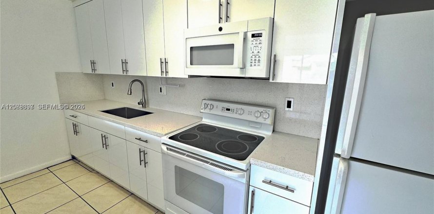 Condo à Doral, Floride, 1 chambre  № 2368035
