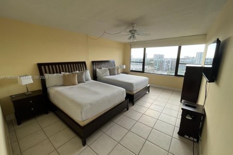 Copropriété à louer à Hollywood, Floride: 2 chambres, 127.28 m2 № 2023949 - photo 6