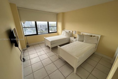 Copropriété à louer à Hollywood, Floride: 2 chambres, 127.28 m2 № 2023949 - photo 11