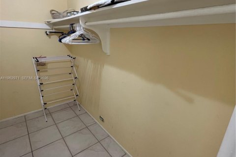 Copropriété à louer à Hollywood, Floride: 2 chambres, 127.28 m2 № 2023949 - photo 7