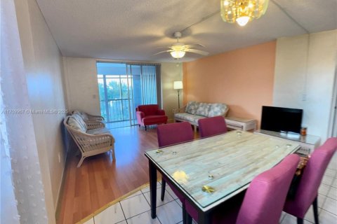 Купить кондоминиум в Норт-Майами-Бич, Флорида 2 спальни, 102.29м2, № 1960918 - фото 21