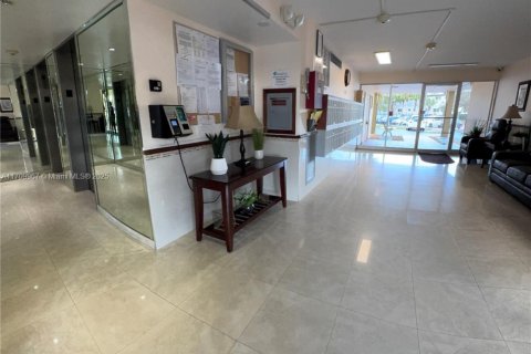 Купить кондоминиум в Норт-Майами-Бич, Флорида 2 спальни, 102.29м2, № 1960918 - фото 9