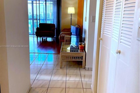 Купить кондоминиум в Норт-Майами-Бич, Флорида 2 спальни, 102.29м2, № 1960918 - фото 18