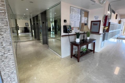 Купить кондоминиум в Норт-Майами-Бич, Флорида 2 спальни, 102.29м2, № 1960918 - фото 8