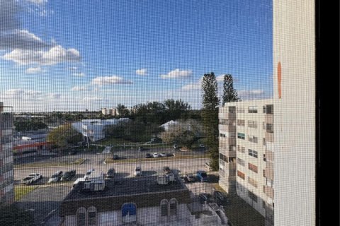 Купить кондоминиум в Норт-Майами-Бич, Флорида 2 спальни, 102.29м2, № 1960918 - фото 28