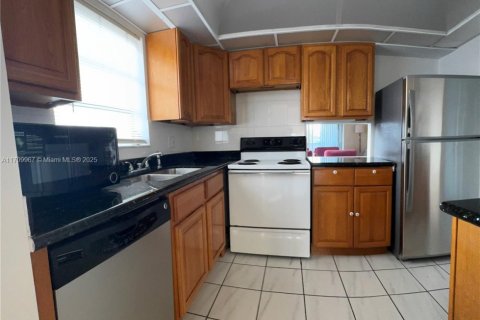 Купить кондоминиум в Норт-Майами-Бич, Флорида 2 спальни, 102.29м2, № 1960918 - фото 10