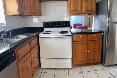 Купить кондоминиум в Норт-Майами-Бич, Флорида 2 спальни, 102.29м2, № 1960918 - фото 11