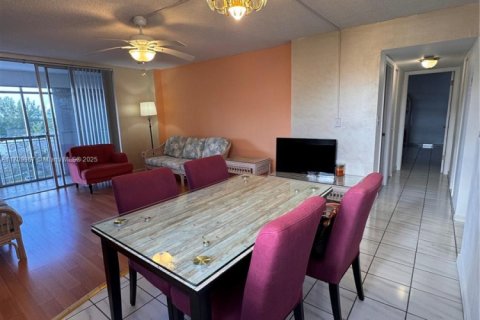 Купить кондоминиум в Норт-Майами-Бич, Флорида 2 спальни, 102.29м2, № 1960918 - фото 22