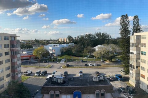 Купить кондоминиум в Норт-Майами-Бич, Флорида 2 спальни, 102.29м2, № 1960918 - фото 29