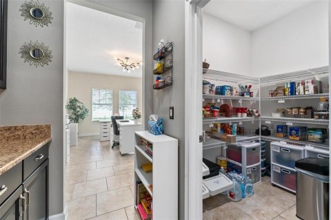 House in STOREY LAKE in Kissimmee, Florida 5 bedrooms, 358.88 sq.m. № 1568598 - photo 19