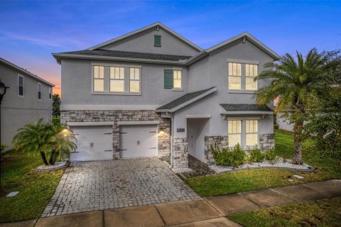House in STOREY LAKE in Kissimmee, Florida 5 bedrooms, 358.88 sq.m. № 1568598 - photo 1