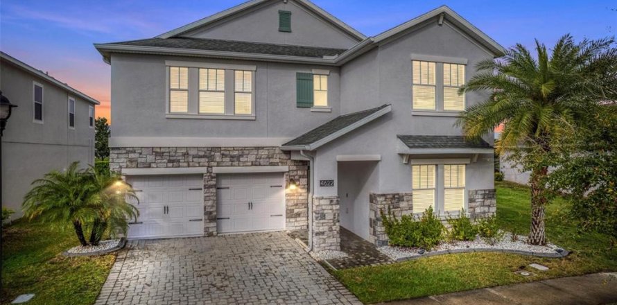 House in STOREY LAKE in Kissimmee, Florida 5 bedrooms, 358.88 sq.m. № 1568598