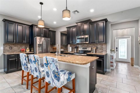 House in STOREY LAKE in Kissimmee, Florida 5 bedrooms, 358.88 sq.m. № 1568598 - photo 11