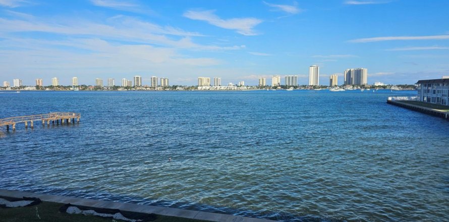 Condo à Riviera Beach, Floride, 1 chambre № 1099093