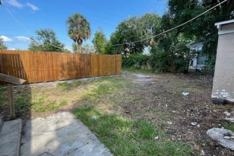 House in Tampa, Florida 4 bedrooms, 132.66 sq.m. № 1766038 - photo 12