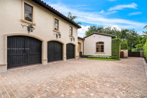 House in Pinecrest, Florida 7 bedrooms, 1067.73 sq.m. № 1961297 - photo 14