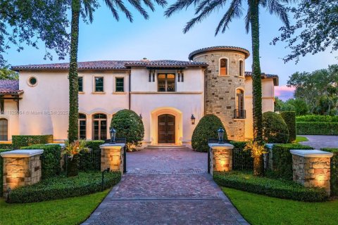 House in Pinecrest, Florida 7 bedrooms, 1067.73 sq.m. № 1961297 - photo 3