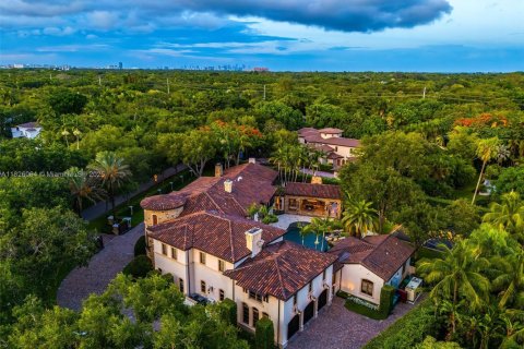 House in Pinecrest, Florida 7 bedrooms, 1067.73 sq.m. № 1961297 - photo 17