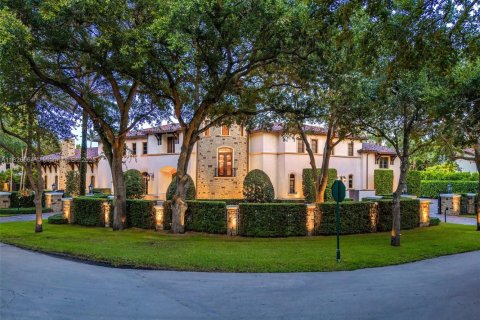 House in Pinecrest, Florida 7 bedrooms, 1067.73 sq.m. № 1961297 - photo 7
