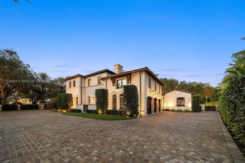 House in Pinecrest, Florida 7 bedrooms, 1067.73 sq.m. № 1961297 - photo 9