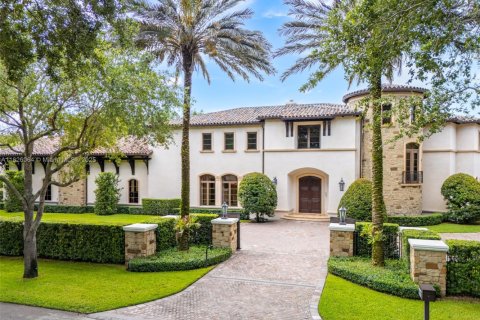 House in Pinecrest, Florida 7 bedrooms, 1067.73 sq.m. № 1961297 - photo 11