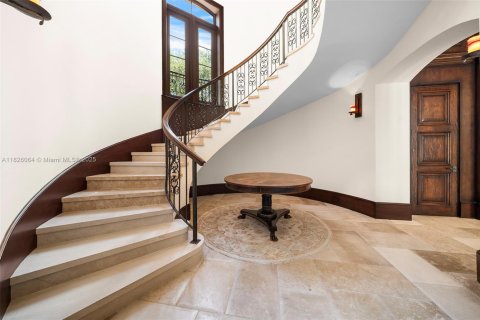House in Pinecrest, Florida 7 bedrooms, 1067.73 sq.m. № 1961297 - photo 23