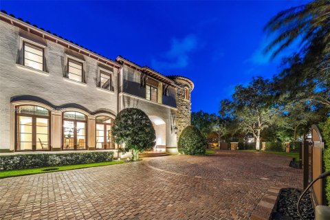 House in Pinecrest, Florida 7 bedrooms, 1067.73 sq.m. № 1961297 - photo 5
