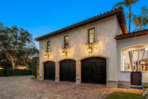 House in Pinecrest, Florida 7 bedrooms, 1067.73 sq.m. № 1961297 - photo 10