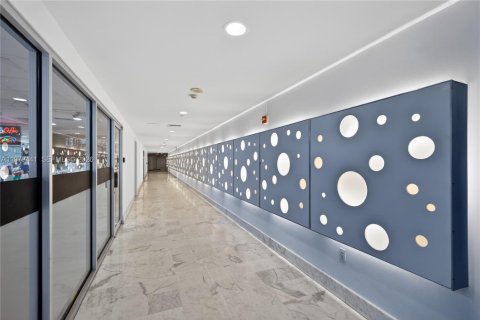 Copropriété à louer à Miami Beach, Floride: 1 chambre, 79.15 m2 № 2045965 - photo 30