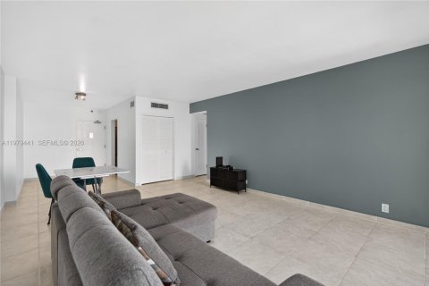 Copropriété à louer à Miami Beach, Floride: 1 chambre, 79.15 m2 № 2045965 - photo 15