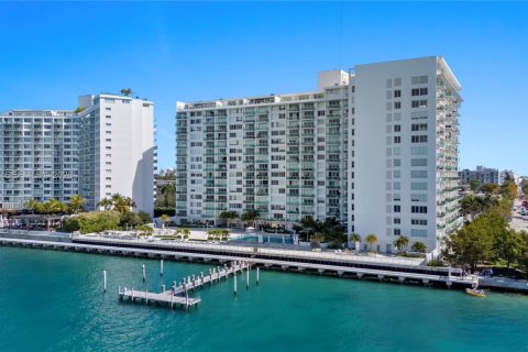 Copropriété à louer à Miami Beach, Floride: 1 chambre, 79.15 m2 № 2045965 - photo 3