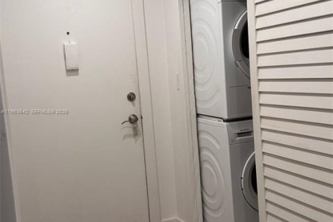 Condominio en alquiler en Miami, Florida, 1 dormitorio, 73.11 m2 № 2008025 - foto 13