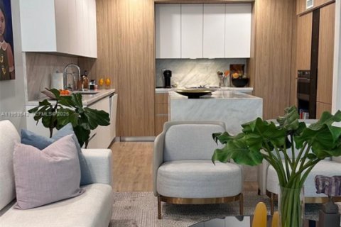 Condominio en alquiler en Miami, Florida, 1 dormitorio, 73.11 m2 № 2008025 - foto 2